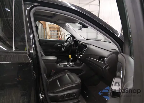 2018 Chevrolet Traverse Premier z USA, uszkodzony, nr VIN 1GNEVJKWXJJ188933